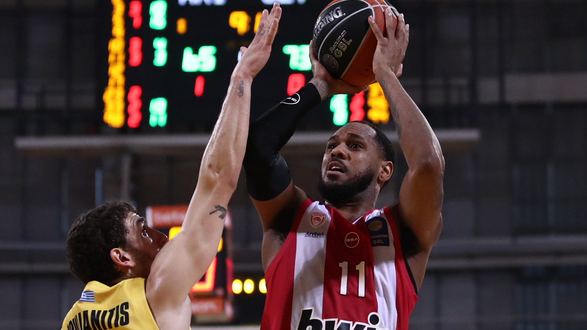 Μόντε Μόρις: «Όσο παίζω γίνομαι και πιο επιθετικός και δημιουργικός»