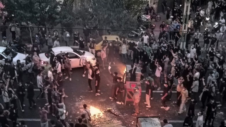 Ιράν: Μεγάλη αντικυβερνητική διαδήλωση στην Τεχεράνη Ιράν: Μεγάλη αντικυβερνητική διαδήλωση στην Τεχεράνη