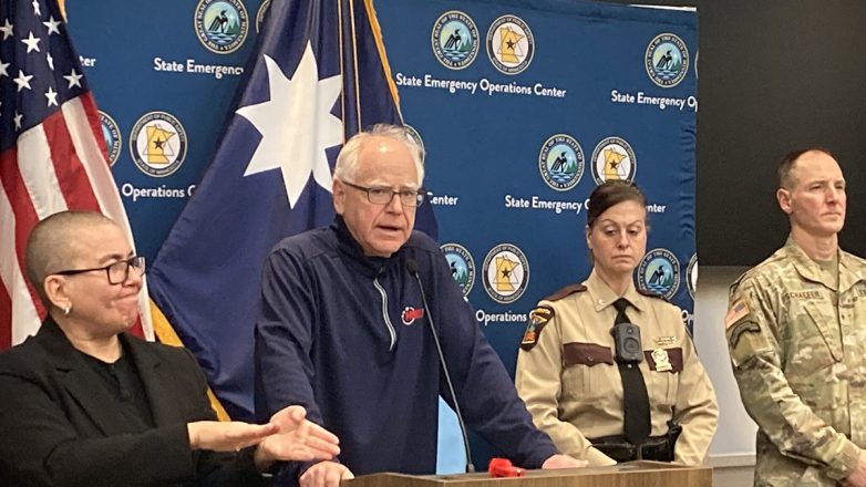 Κυβερνήτης Μινεσότα: «Αν χρειαστεί θα αναπτύξουμε την Εθνοφρουρά για την προστασία των πολιτών μας»