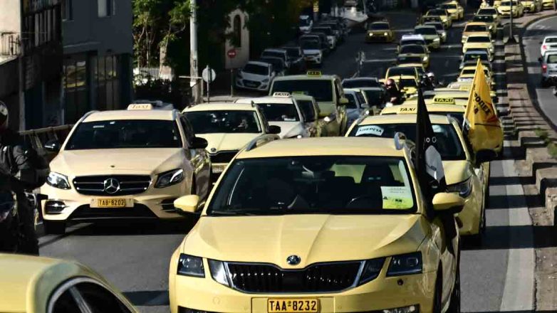 Απεργία διαρκείας ξεκινούν τα ταξί από την Τρίτη 13 Ιανουαρίου