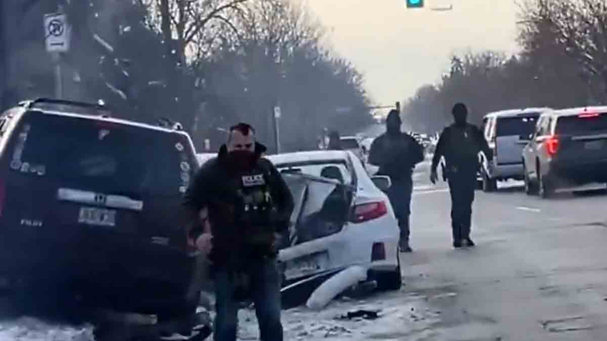 Βίντεο με τον πράκτορα της ICE να φεύγει ήρεμος μετά τη δολοφονία της 37χρονης