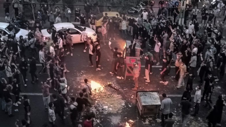 Φουντώνουν οι διαδηλώσεις και οι ταραχές στο Ιράν