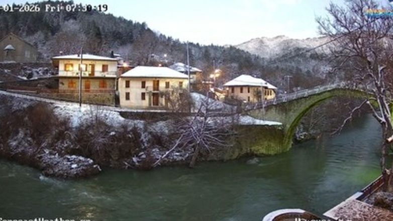 Τα Ιωάννινα «ντύθηκαν» στα λευκά Τα Ιωάννινα «ντύθηκαν» στα λευκά