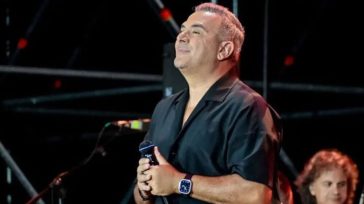 Αντώνης Ρέμος: Το πρόβλημα υγείας που τον αναγκάζει να αναβάλει τις εμφανίσεις του