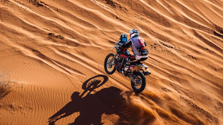 Το Dakar Rally στις αμμώδεις Ειδικές και ο Βασίλης Μπούδρος σταθερά καλά