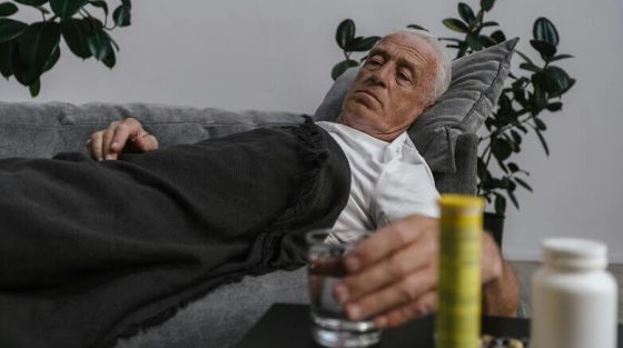 RSV: Ο «αθόρυβος» ιός που απειλεί τους ηλικιωμένους – Tο νέο εμβόλιο μειώνει τις νοσηλείες