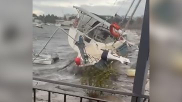 Σφοδρή κακοκαιρία στην Τουρκία: Σκάφη τσακίζονται στο λιμάνι