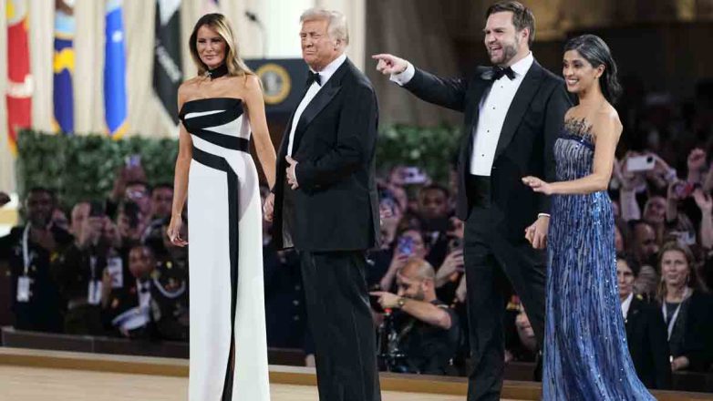 Δύο «μετανάστριες» στο πλευρό Τραμπ και Βανς