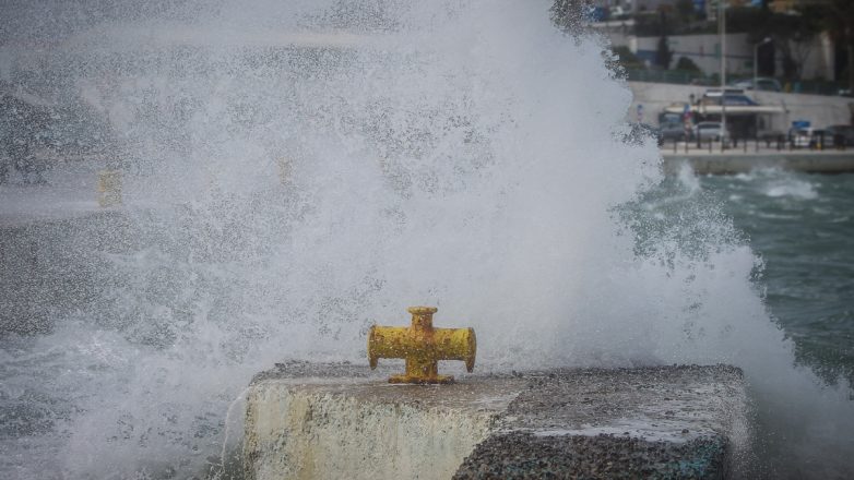 Μήλος: Δεν «έδεσαν» λόγω ανέμων το «Knossos» και «Festos Palace»