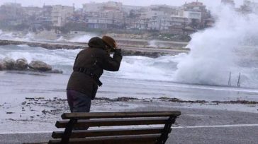 Ισχυρές βροχοπτώσεις και θυελλώδεις άνεμοι ως 9 μποφόρ