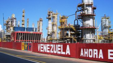 Η ExxonMobil «φρενάρει» τον Τραμπ για τα πετρέλαια της Βενεζουέλας