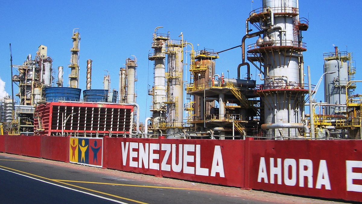 Η ExxonMobil «φρενάρει» τον Τραμπ για τα πετρέλαια της Βενεζουέλας