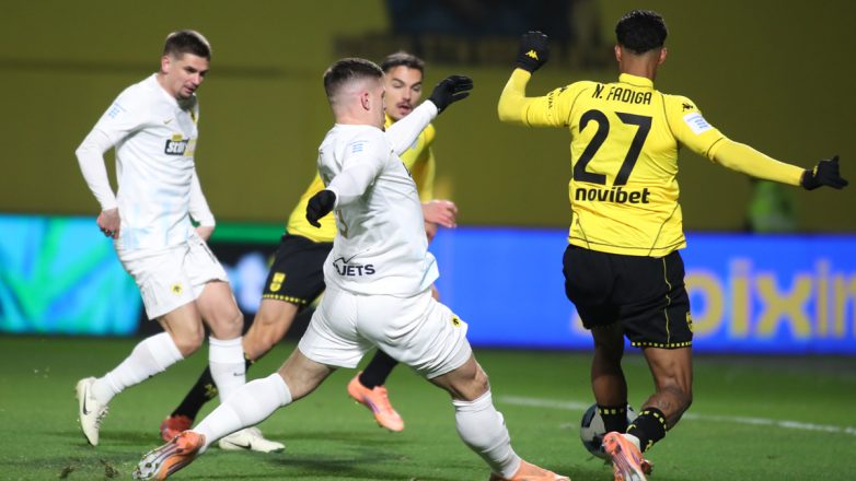 Ο Άρης «γκρέμισε» την ΑΕΚ από την κορυφή