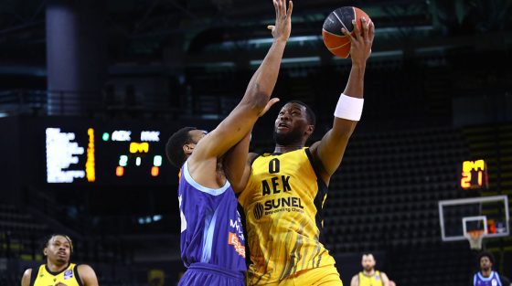 Περίπατο με Γκρέι η ΑΕΚ, 90-65 την Μύκονο