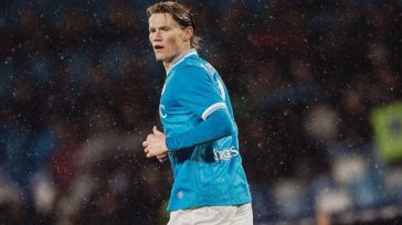 Ο ΜακΤόμινεϊ κράτησε «όρθια» τη Νάπολι στο Μιλάνο