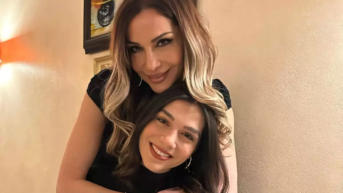 Το «μήλο κάτω από τη μηλιά»: Δέσποινα Βανδή και Μελίνα Νικολαΐδη σε ένα συγκλονιστικό ντουέτο