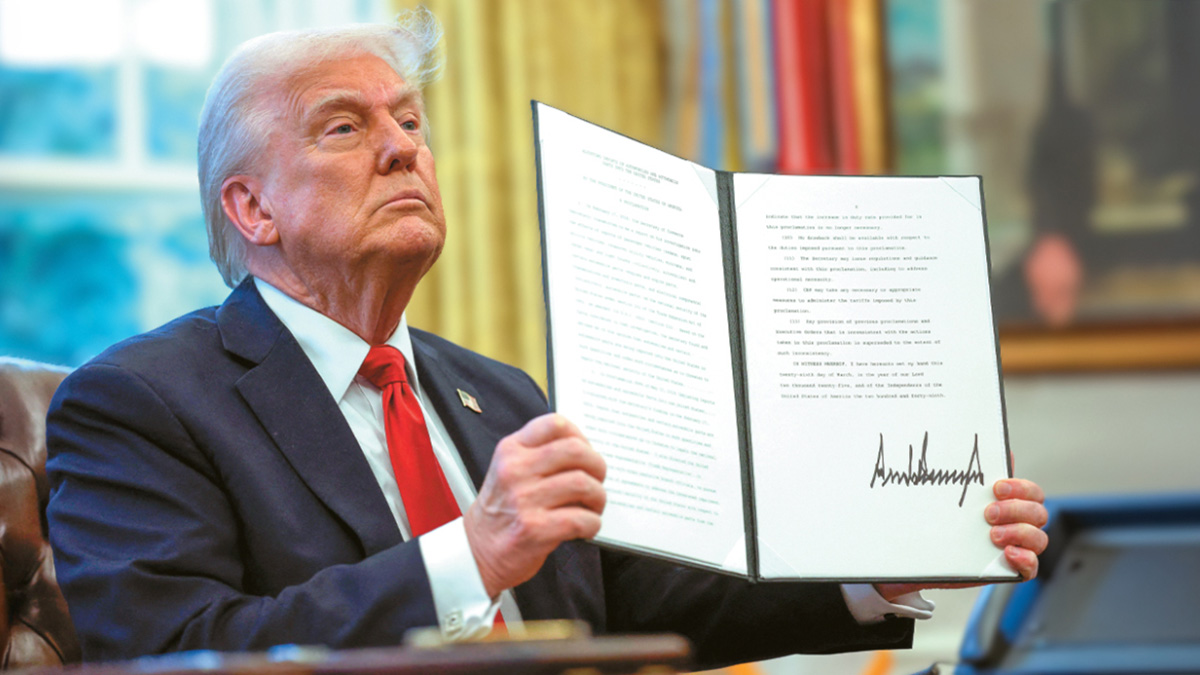 Τραμπ : «25% δασμούς σε όποια χώρα συναλλάσσεται με το Ιράν»