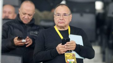 «Σκιάχτρα και φούστες»