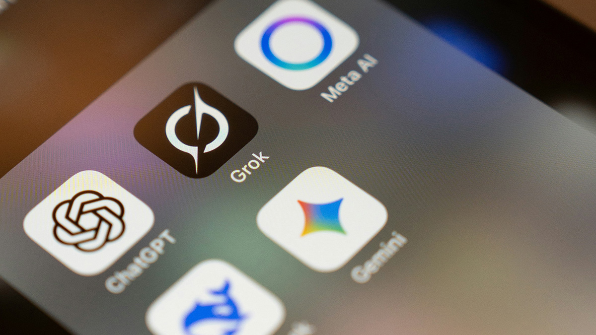 Grok: Η Βρετανία ξεκινάει έρευνα για τις σεξουαλικού χαρακτήρα εικόνες της AI του Μασκ
