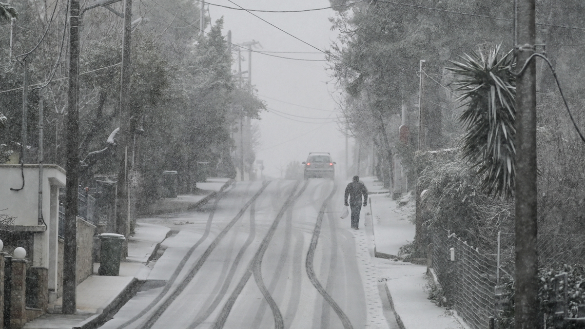 Πολικό ψύχος και χιόνια στα ημιορεινά
