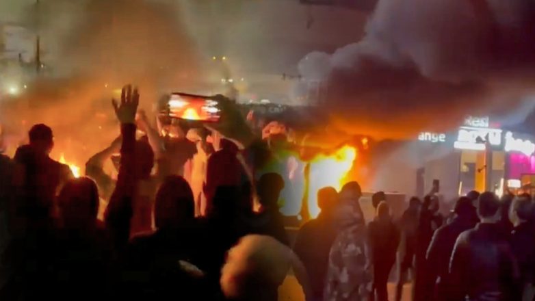 Ιράν: «Είμαστε έτοιμοι για πόλεμο αλλά και για διάλογο»