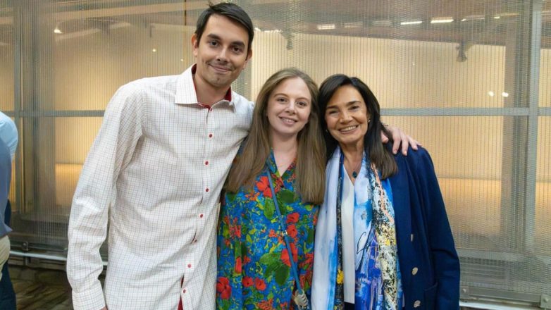 Γεωργία Κρητικού: Η πρώτη δημόσια εμφάνιση πέντε μήνες μετά τον αιφνίδιο θάνατο της κόρης της, Λένας Σαμαρά