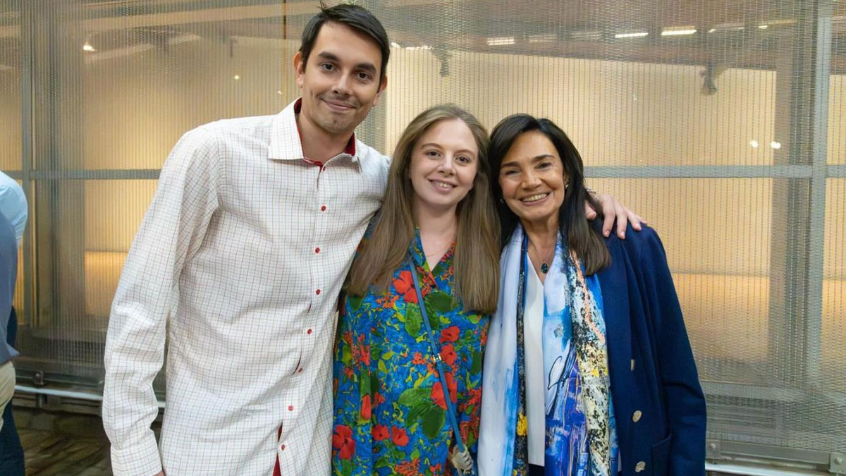 Γεωργία Κρητικού: Η πρώτη δημόσια εμφάνιση πέντε μήνες μετά τον αιφνίδιο θάνατο της κόρης της, Λένας Σαμαρά