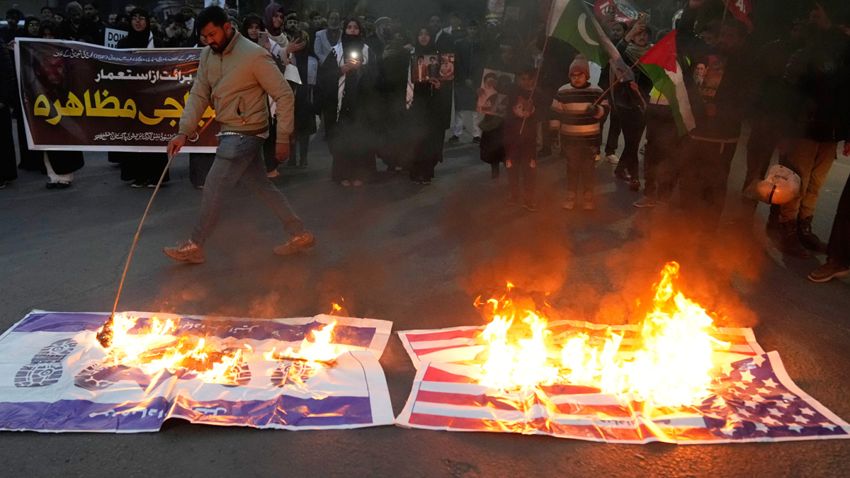 Χάος στο Ιράν – Τουλάχιστον 2.000 νεκροί στις διαδηλώσεις