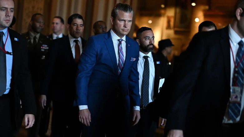 NYT: «Αμερικανικό πολεμικό αεροσκάφος μεταμφιεσμένο σε πολιτικό χτύπησε σκάφος στη Βενεζουέλα»