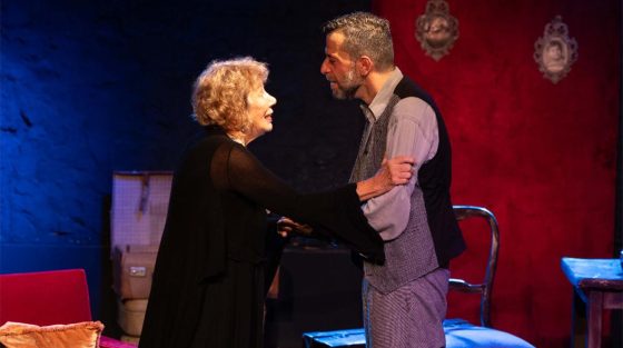 Παράταση παραστάσεων για το έργο «Family Secrets» στο θέατρο Αλκμήνη