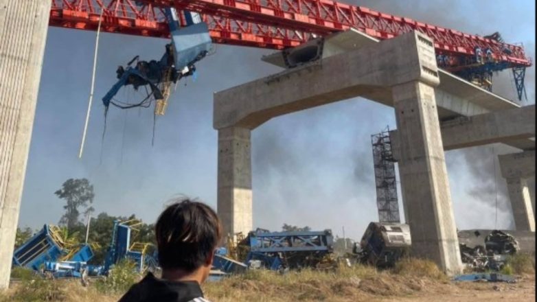 Τραγωδία στην Ταϊλάνδη: Γερανός έπεσε πάνω σε τρένο