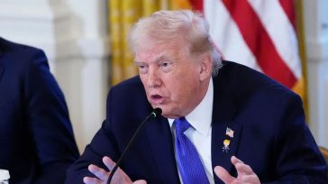 Τραμπ: «Το ΝΑΤΟ να πει στους Δανούς να διώξουν τώρα Ρώσους και Κινέζους από τη Γροιλανδία»