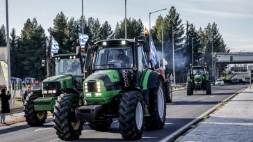 Ρήξη κυβέρνησης και σκληρών μπλόκων