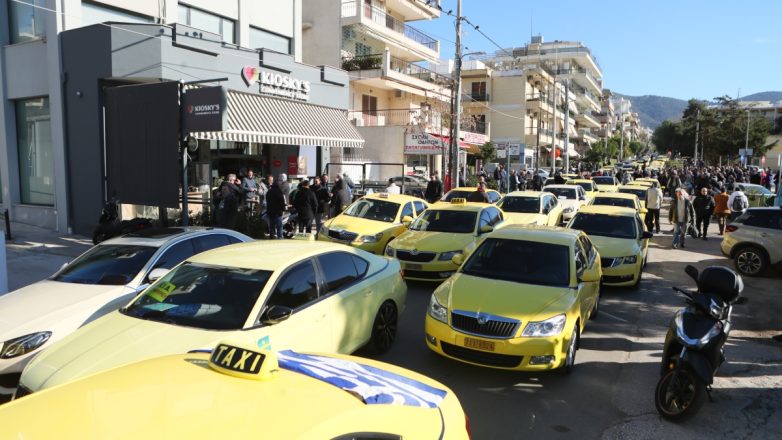 «Χειρόφρενο» και σήμερα για τα ταξί της Αθήνας