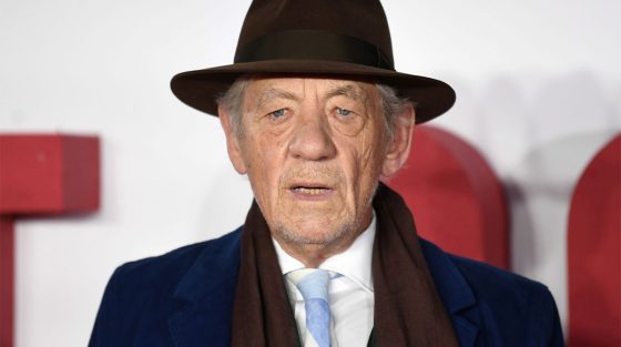 Ο Ίαν ΜακΚέλεν «δανείζει» τη φωνή του στον Λ.Σ. Λόουρι