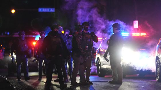 Μινεάπολη: Ομοσπονδιακός πράκτορας πυροβόλησε άνδρα μετά από επίθεση με φτυάρι