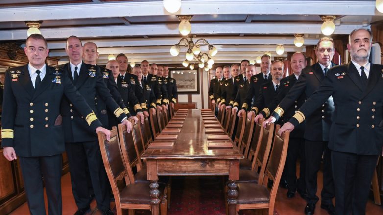 Στο θωρηκτό «Αβέρωφ» συνεδρίασε το Ανώτατο Ναυτικό Συμβούλιο Στο θωρηκτό «Αβέρωφ» συνεδρίασε το Ανώτατο Ναυτικό Συμβούλιο