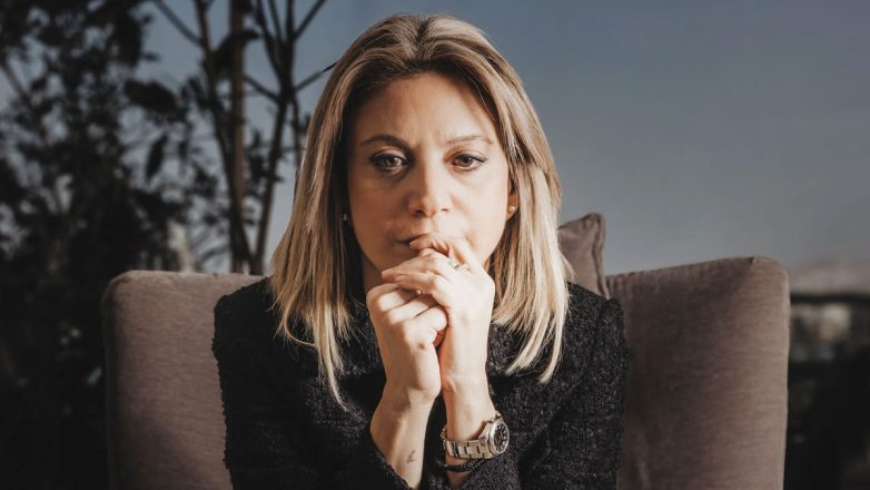 Σε κλοιό πιέσεων η Μαρία Καρυστιανού: Της ζητούν πίσω 5.000 ευρώ για ταξίδια του Συλλόγου Συγγενών Θυμάτων Τεμπών