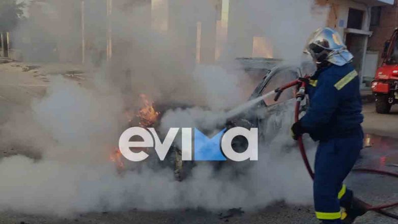 Αυτοκίνητο πήρε φωτιά – Μέσα ήταν πατέρας με το παιδί του
