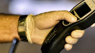 Θεσσαλονίκη: Μεθυσμένη 24χρονη οδηγός χτύπησε αυτοκίνητα και βιτρίνα καταστήματος