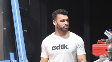 Στάθης Σχίζας: «Δεν βρίσκω σύντροφο γιατί ψάχνω την μητέρα μου»