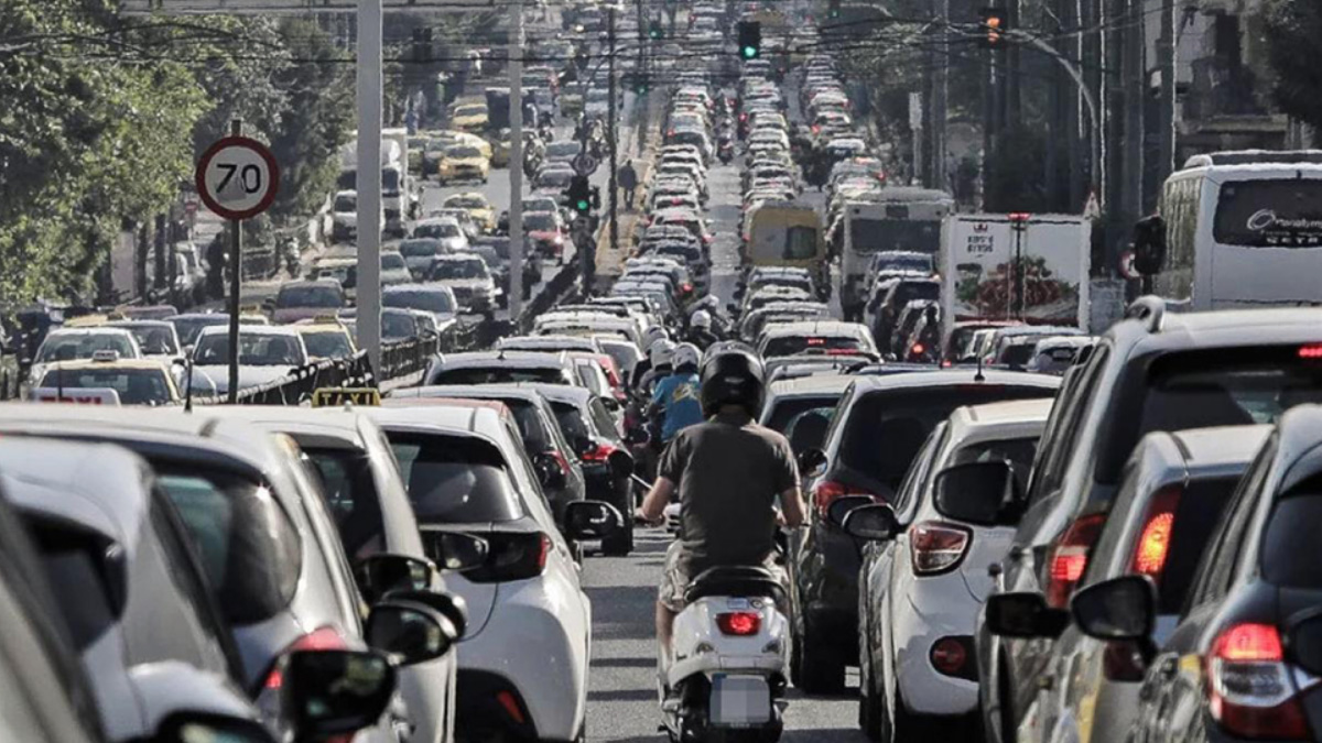 Κάθε χρόνο και χειροτέρα: Η Ελλάδα έχει ξανά τον πιο “γερασμένο” στόλο αυτοκινήτων στην Ευρώπη