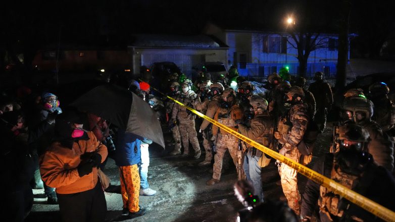 Μινεάπολη: Ο Τραμπ απειλεί να επικαλεστεί τον νόμο περί εξέγερσης