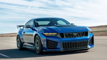 Ford Mustang Dark Horse SC: Μία Mustang για να πηγαίνεις τα παιδιά σχολείο και μετά να γράφεις ρεκόρ στην πίστα