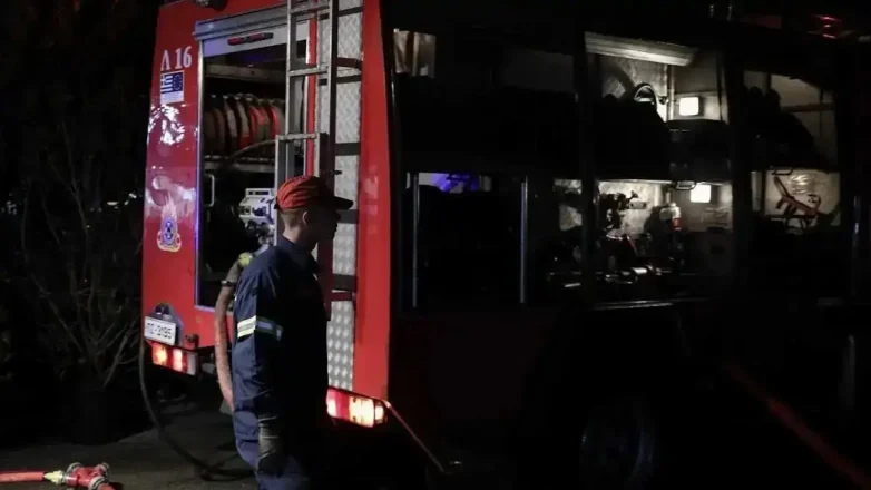 Φωτιά σε κτήριο στα Πατήσια