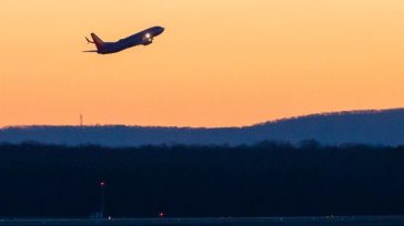 Ο EASA καλεί τις ευρωπαϊκές αεροπορικές εταιρείες να αποφεύγουν τον εναέριο χώρο του Ιράν