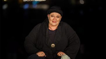 «Η Κυρά της Ρω»: Επιστρέφει η παράσταση με την καθηλωτική Φωτεινή Μπαξεβάνη στο θέατρο ΦΙΛΙΠ