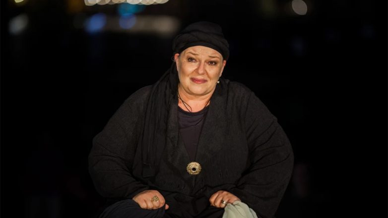 «Η Κυρά της Ρω»: Επιστρέφει η παράσταση με την καθηλωτική Φωτεινή Μπαξεβάνη στο θέατρο ΦΙΛΙΠ