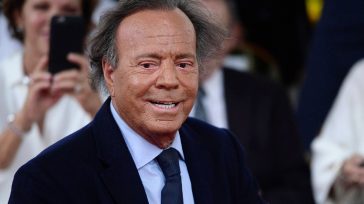 Χούλιο Ιγκλέσιας: Χαρακτηρίζει «εντελώς ψευδείς» τις σοβαρές καταγγελίες δύο πρώην υπαλλήλων του