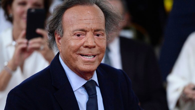 Ο Χούλιο Ιγκλέσιας χαρακτηρίζει «εντελώς ψευδείς» τις καταγγελίες για σεξουαλική κακοποίηση υπαλλήλων του